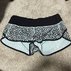 Lululemon hotty hot short